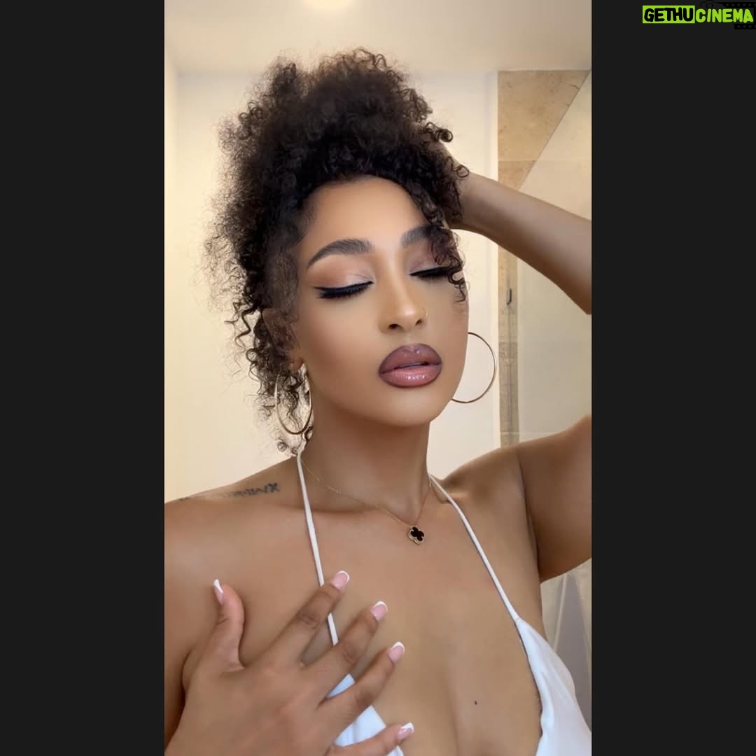 Rosaline Meurer - 2.3K Likes - Just a girl trusting the process and enjoying the journey. 

Stay loyal to your standards 🫶

WHATS YOUR FAVORITE SLIDE? 

#QUEENOFALLQUEENS👑