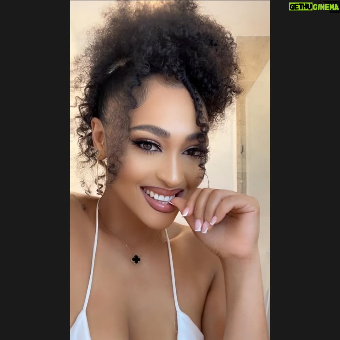 Rosaline Meurer - 2.3K Likes - Just a girl trusting the process and enjoying the journey. 

Stay loyal to your standards 🫶

WHATS YOUR FAVORITE SLIDE? 

#QUEENOFALLQUEENS👑