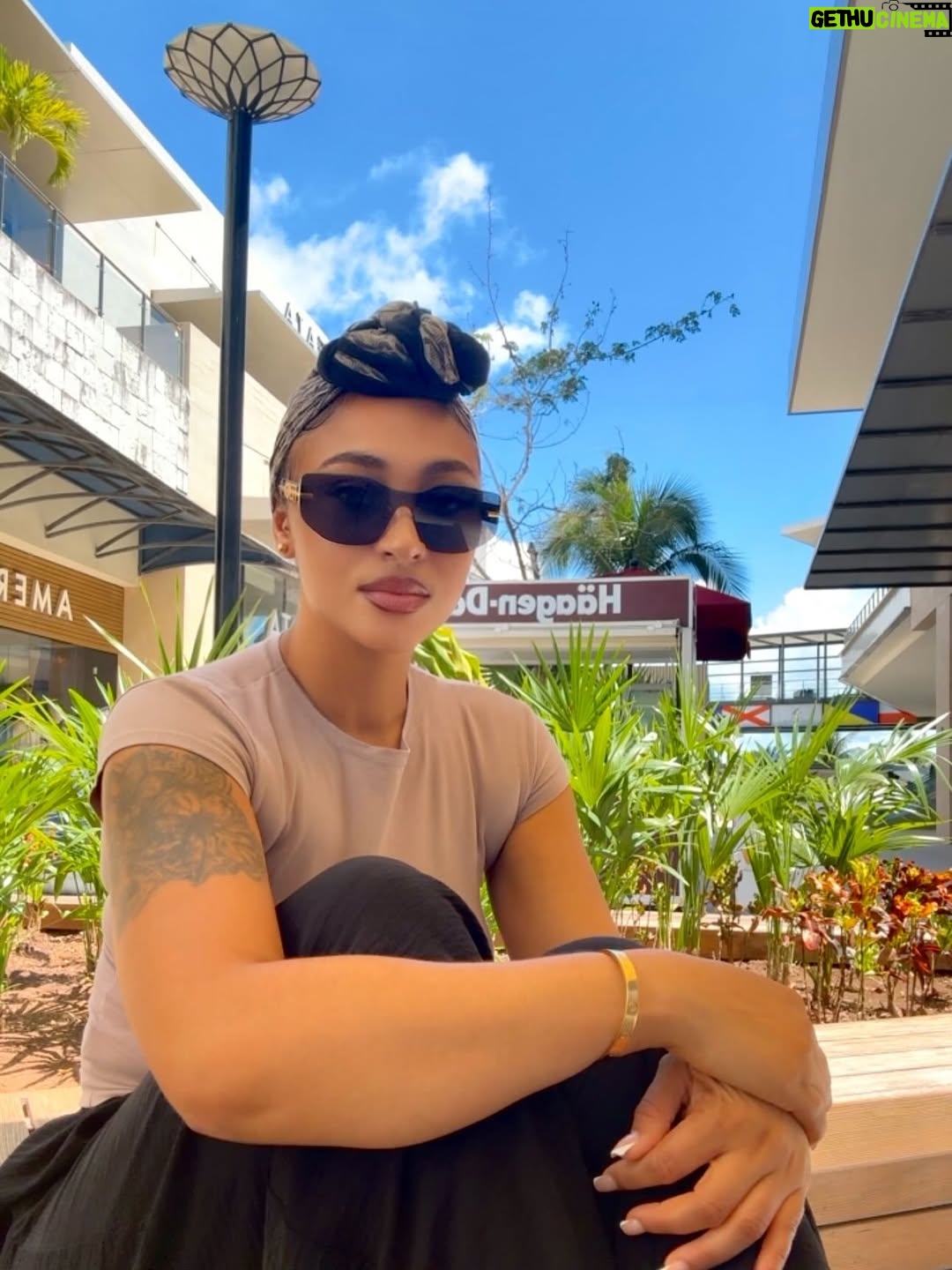 Rosaline Meurer - 814 Likes - 💜