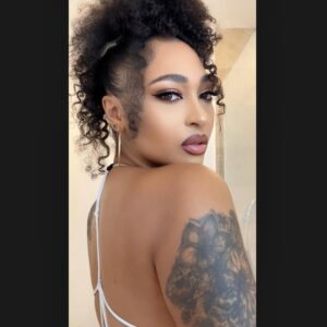 Rosaline Meurer Instagram - Just a girl trusting the process and enjoying the journey.
Stay loyal to your standards 🫶
WHATS YOUR FAVORITE SLIDE?
#QUEENOFALLQUEENS👑