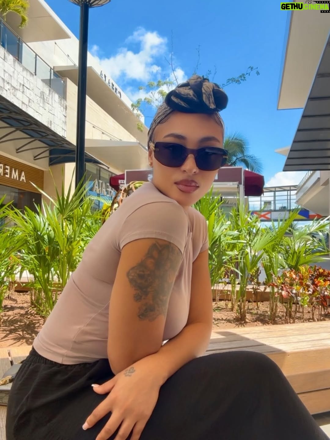 Rosaline Meurer - 814 Likes - 💜