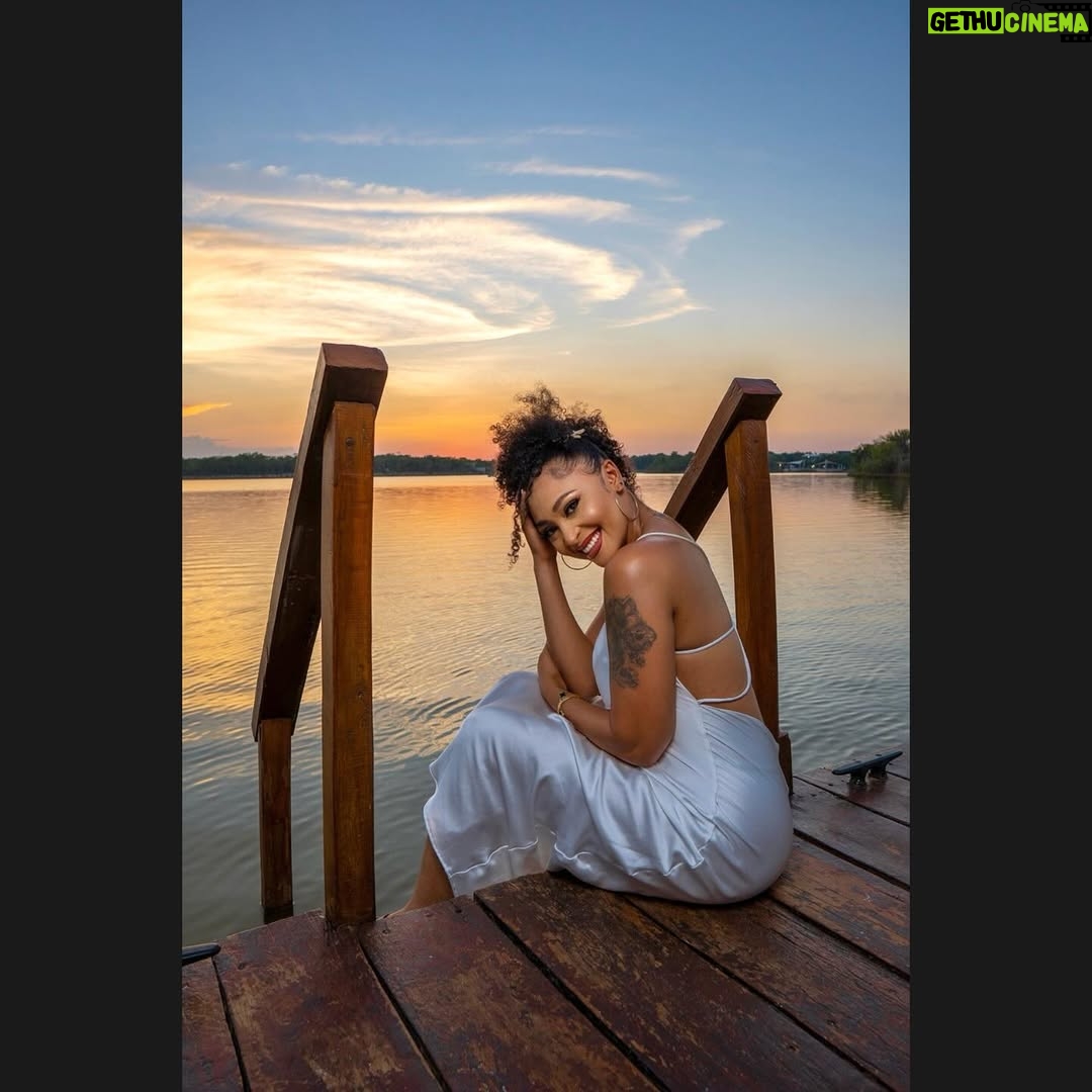 Rosaline Meurer - 1.4K Likes - Tranquility 🤍 

#QUEENOFALLQUEENS👑
