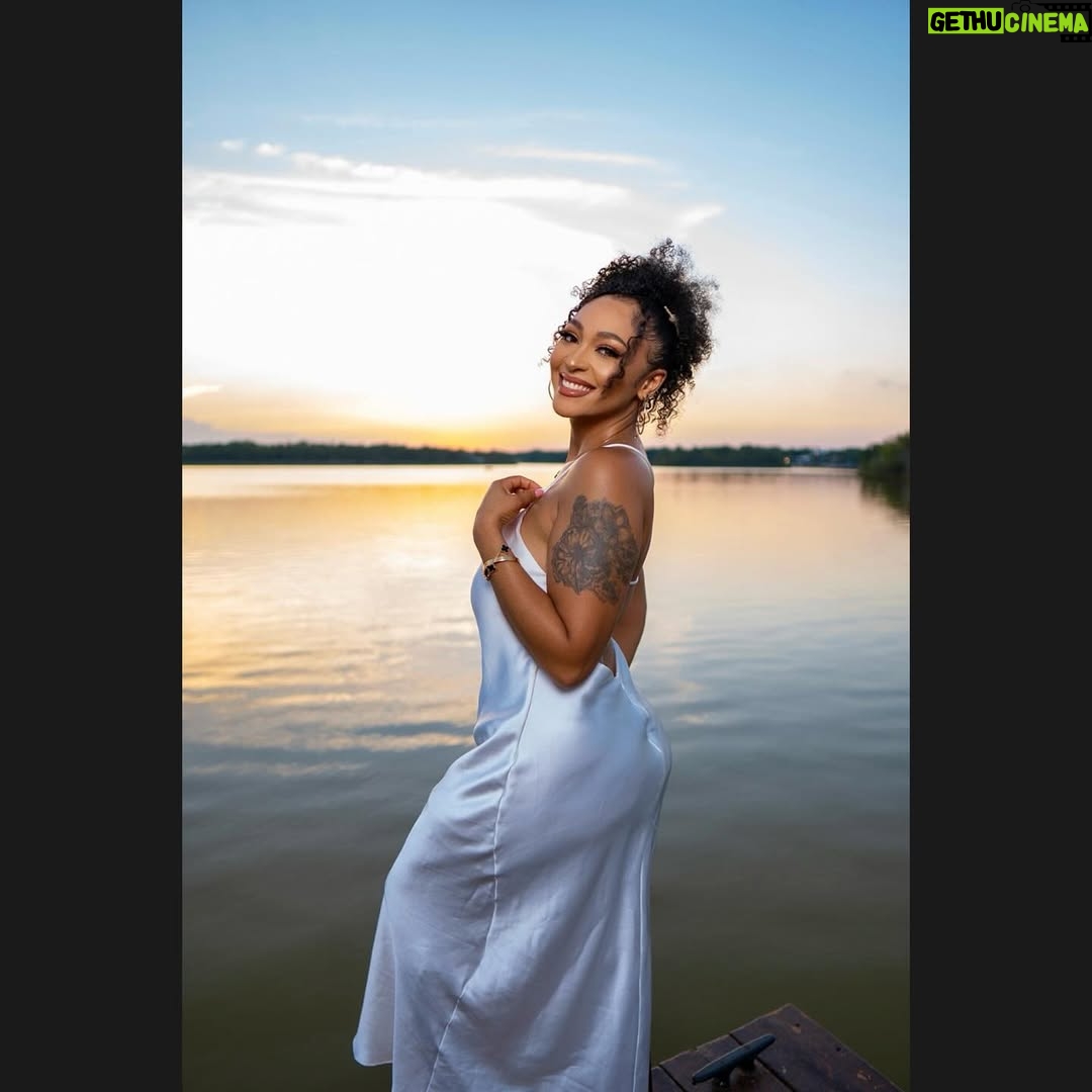 Rosaline Meurer - 1.4K Likes - Tranquility 🤍 

#QUEENOFALLQUEENS👑