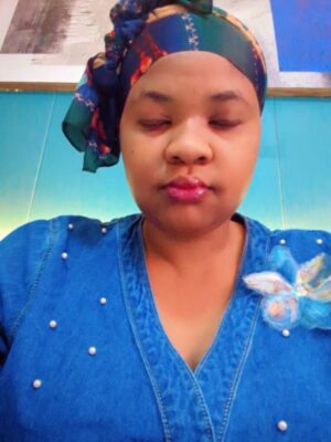 Rose Ndauka Instagram - Sina Chama chochote lakini nipo huru kutoa maoni yangu,Wewe kaka acha kunifatilia wewe kula hela za watu lakini achana na mtu Mimi,mbona ni mtu mdogo tu

Mbaya zaidi siku nikifa utataka kuja mbele kuwa mstari wa mbele....Niache 

Swipe left