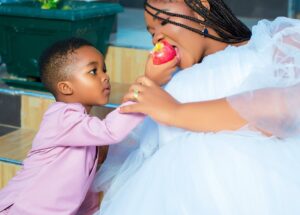 Rose Ndauka Instagram - Nawatakie kheri kina Mama wote Duniani,Mwenyezi Mungu atusimamie na kutuongoza vyema tuweze kujenga vizuri Taifa la kesho ❤️❤️❤️#NajivuniakuwaMama