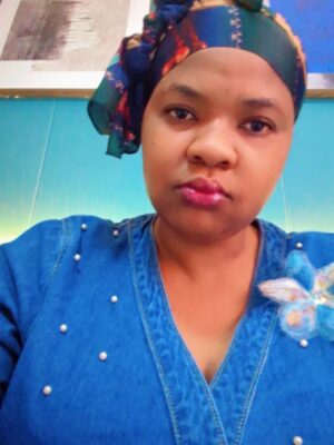 Rose Ndauka Instagram - Sina Chama chochote lakini nipo huru kutoa maoni yangu,Wewe kaka acha kunifatilia wewe kula hela za watu lakini achana na mtu Mimi,mbona ni mtu mdogo tu

Mbaya zaidi siku nikifa utataka kuja mbele kuwa mstari wa mbele....Niache 

Swipe left