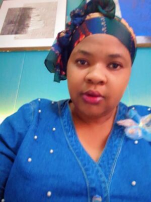 Rose Ndauka Instagram - Sina Chama chochote lakini nipo huru kutoa maoni yangu,Wewe kaka acha kunifatilia wewe kula hela za watu lakini achana na mtu Mimi,mbona ni mtu mdogo tu

Mbaya zaidi siku nikifa utataka kuja mbele kuwa mstari wa mbele....Niache 

Swipe left