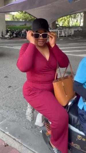 Rose Ndauka Instagram - Saa itakuaje Mawinga tunatakiwa kulipia Kodi uwiiii,online media punguzeni kuwahoji Mawinga mnatucost 🤣🤣🤣

Haya jamani nishapost mambo mazuri insta story wahi sasa Toa Oda yako kwa namba  255766181826