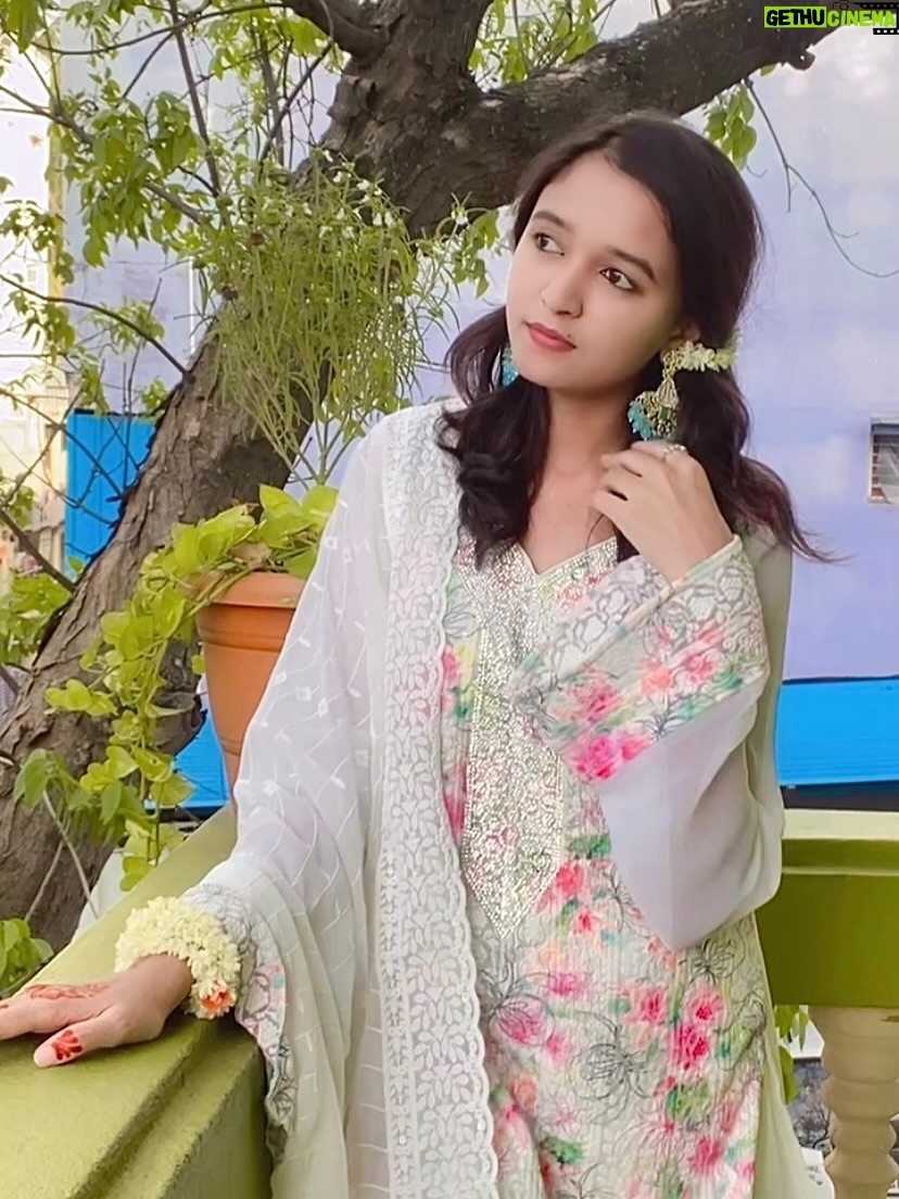 Roshni Sony - 3.5K Likes - Eid Ul Adha Mubarak 🌙🤍✨