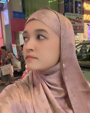 Roshni Sony Instagram - Hogi Eid ki shopping??? 🛍️