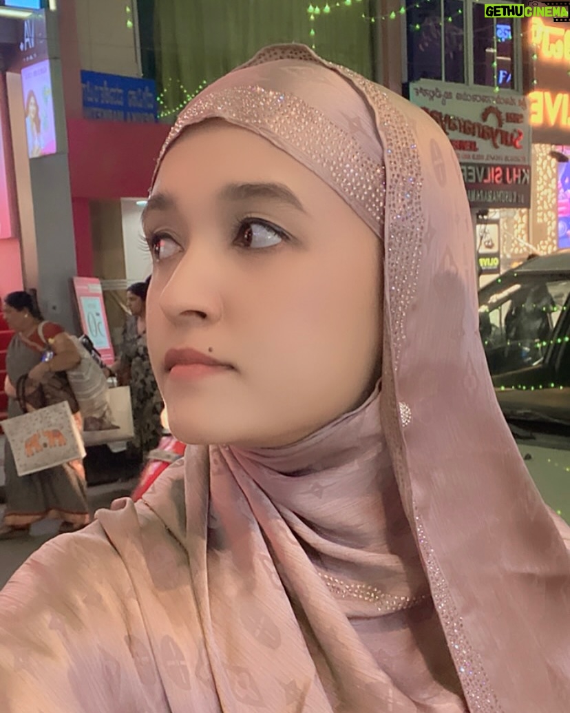 Roshni Sony - 3.5K Likes - Hogi Eid ki shopping??? 🛍️