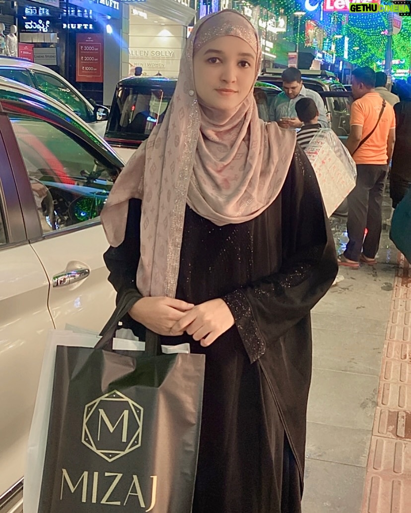 Roshni Sony - 3.5K Likes - Hogi Eid ki shopping??? 🛍️