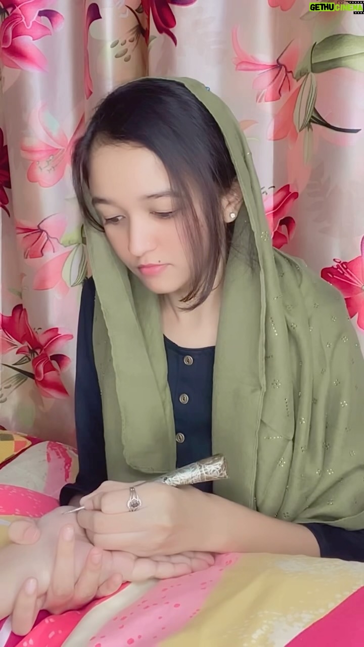 Roshni Sony - 62.8K Likes - Whenever i apply Mehendi on Eid 🥲😁
#roshniansari #roshnisony #feelitreelit #reelsinstagram #eiduladha #bakrid #trendingreels #bangalore