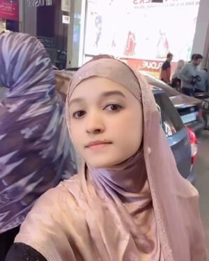 Roshni Sony Instagram - Hogi Eid ki shopping??? 🛍️