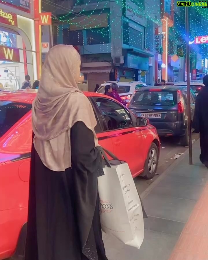 Roshni Sony - 3.5K Likes - Hogi Eid ki shopping??? 🛍️
