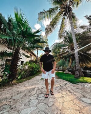 Rosmeri Marval Instagram - Asi le damos la bienvenida a Diciembre en uno de nuestros sitios preferidos @posadalaesmeraldamorrocoy 🌴☀️