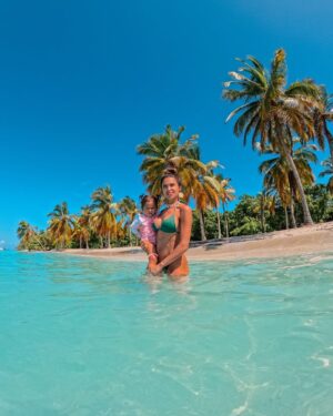 Rosmeri Marval Instagram - Asi le damos la bienvenida a Diciembre en uno de nuestros sitios preferidos @posadalaesmeraldamorrocoy 🌴☀️