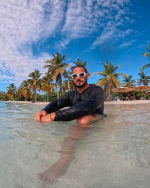 Rosmeri Marval Instagram - Asi le damos la bienvenida a Diciembre en uno de nuestros sitios preferidos @posadalaesmeraldamorrocoy 🌴☀️