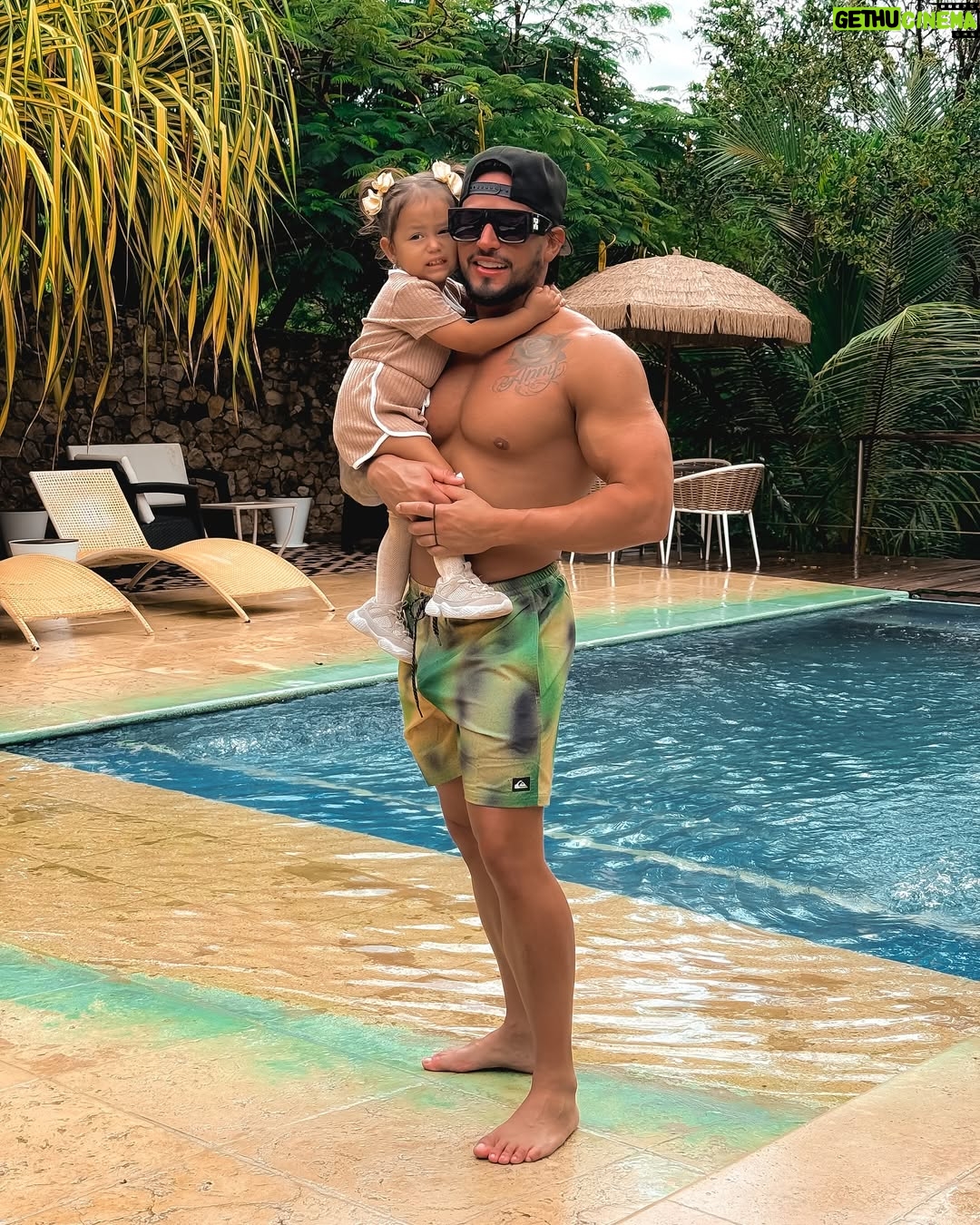 Rosmeri Marval - 201.3K Likes - Asi le damos la bienvenida a Diciembre en uno de nuestros sitios preferidos  @posadalaesmeraldamorrocoy 🌴☀️