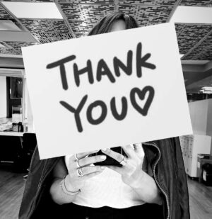 Rossana Nájera Instagram - GRACIAS! Este post es solo para decirte GRACIAS por tanto amor y por tantos mensajes llenos de palabras que apapachan el corazón… ❤️
El miedo que tenía al cambio se convirtió en emoción absoluta de contar una nueva historia, no solo en ficción.
GRACIAS porque sentir tu amor hace que todo sea más bonito ❣️✨🙏🏼
