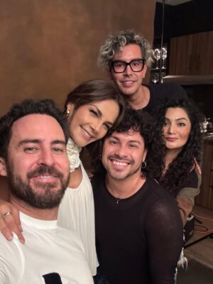 Rossana Nájera Instagram - Un poquito de Junio 2025…
🚙📸🎂🪲🌦️🎤🃏♣️💄🎭🐴❣️