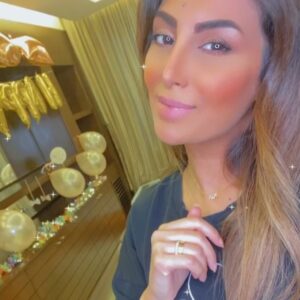 Rouwaida Attieh Instagram - يخليلي قلبكن الحلوووو🤍😫احلى مفاجاه
زيزي🤍شوشو🤍عبودي🤍مصطفى🤍نهاد🤍بحبكن من قلبي🤍🤍
#رويدا_عطية #رويدا_عطيه #ام #امي #عيد_الأم
@zeezeehma @abeddtawil @nuhad.t @mohammad_taweel_kxng