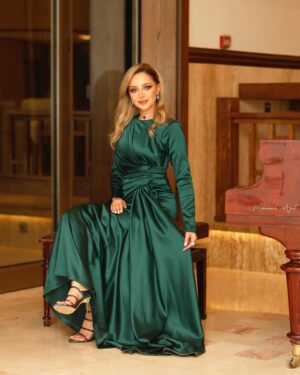 Rozina Lazkani Instagram - ❤️❤️
Special thanks to my friends for their best effort 🙏🏻🙏🏻
Hair: @gibran_khabbaz
Makeup: @joelleashkar_mua
Dress: @youssef__alabed
Photographer: @mohammadazaatph