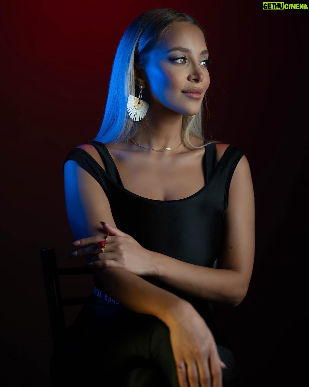 Rozina Lazkani - 25.5K Likes - #colors 💕
Thank you so much my friends 
📸 @nedalalabdallah & @salimch93 
Pr @danawahibeh 
💇‍♀️ @gibran_khabbaz 💄 @joelleashkar_mua ust
@galatea.media 
#withmylove ❤️