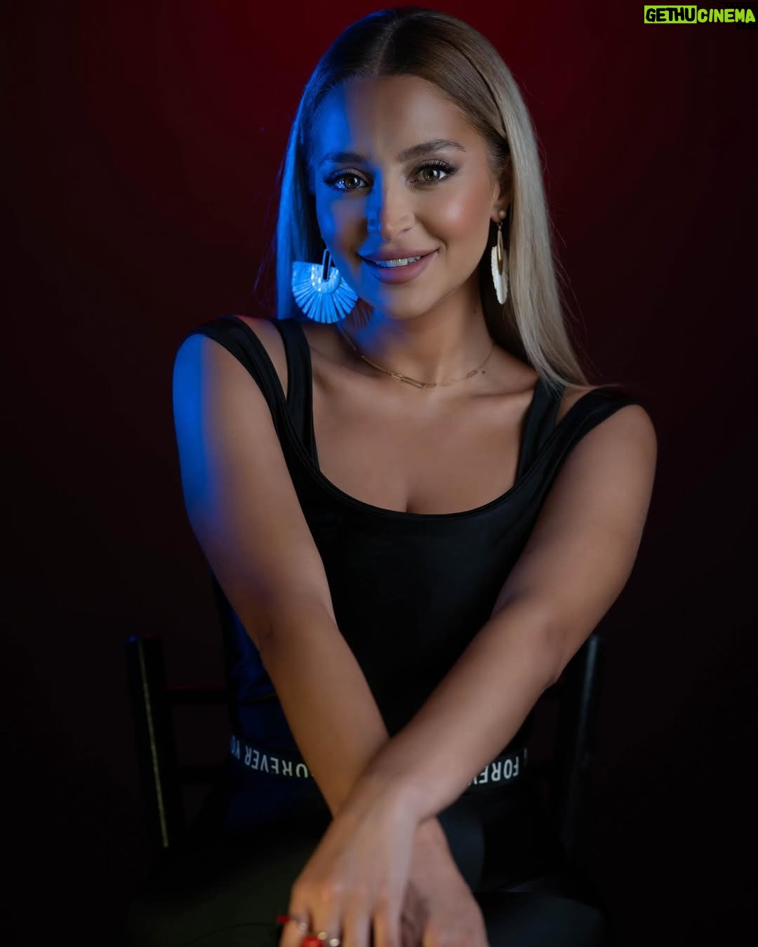 Rozina Lazkani - 25.5K Likes - #colors 💕
Thank you so much my friends 
📸 @nedalalabdallah & @salimch93 
Pr @danawahibeh 
💇‍♀️ @gibran_khabbaz 💄 @joelleashkar_mua ust
@galatea.media 
#withmylove ❤️