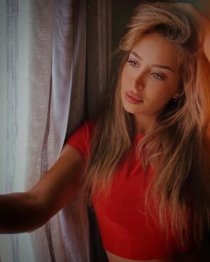 Rozina Lazkani Instagram - Good day ❤️
#mood #colors #rozaina #rozaina_lazkani_lovers #rouzainalazkani #rouzainalazkani💖💖💖💖 #rouzainaعاشقه #syria #damascus #روزينا_لاذقاني