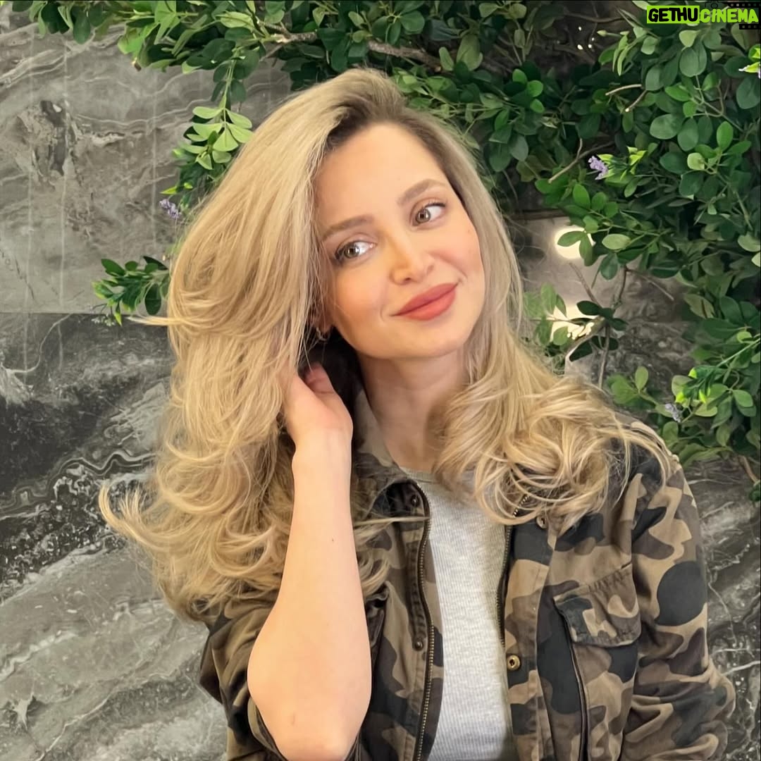 Rozina Lazkani - 41.9K Likes - من بعد زمان 😍
The beautiful star ⭐️ @rouzainalazkani_ 
@gibran_khabbaz 
@salaza_gibran_dubai 
@salazagroup