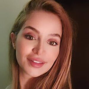 Rozina Lazkani Instagram - ❤️❤️❤️
#روزينا_لاذقاني #دمشق #rouzainalazkani #syria #drama #دراما_سورية #دراما_عربية #homswithome #beauty #beautiful #art