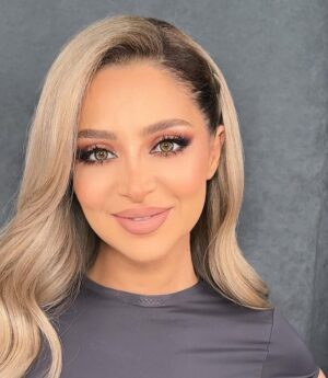 Rozina Lazkani Instagram - The beautiful @rouzainalazkani_ 🤍 النعومة و الجمال مجتمعين فيكي 🥰 حبيتو اللوك من سحور مسلسل أولاد بديعة 2024 #رشاشربتجي #رمضان2024 #ولادبديعه #عبير @awlad_badeiaa #makeup #makeupmiddleeast