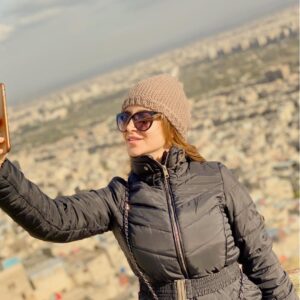 Rozina Lazkani Instagram - 🌸🌸يوم جميل
#damascus #syria #rouzainalazkani #winter #beautiful #friends #روزينا_لاذقاني #drama #دراما