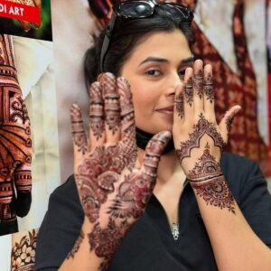 Ruba Khan Instagram - Eid Mubarak all 🤝😍 eid is a celebration of love joy and new beggings . May this day bring you endless blessings. Peace, and beautiful moments with family 🤝❤️