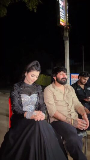 Ruba Khan Instagram - 🤝 @rohit_sardhana_official_