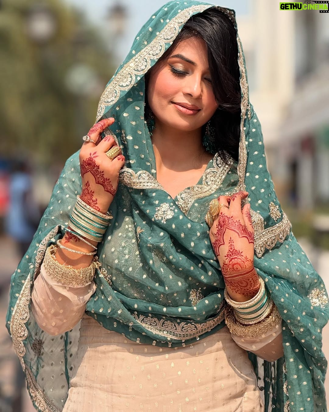Ruba Khan - 11K Likes - Happy Eid all 🌙