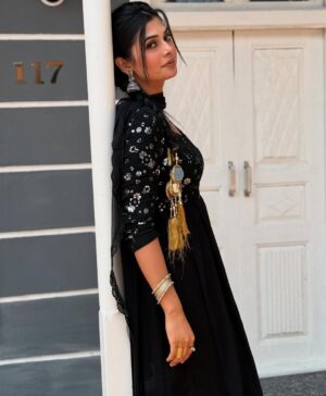 Ruba Khan Instagram - 🖤