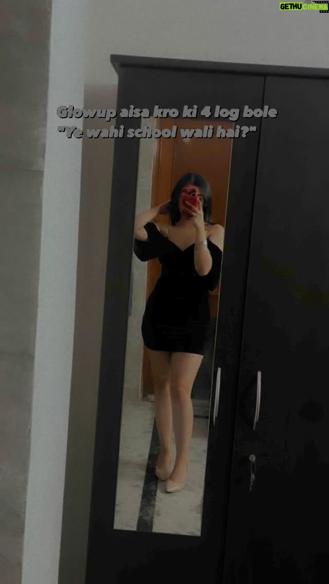 Ruchika Ray - 16.6K Likes - school ke bad ka glowup🫡😂🔪
#relatable #instamood #instafit #reel #trend #trending #fyp #foryou 

glowup hua hai kya?🙆🏼‍♀️