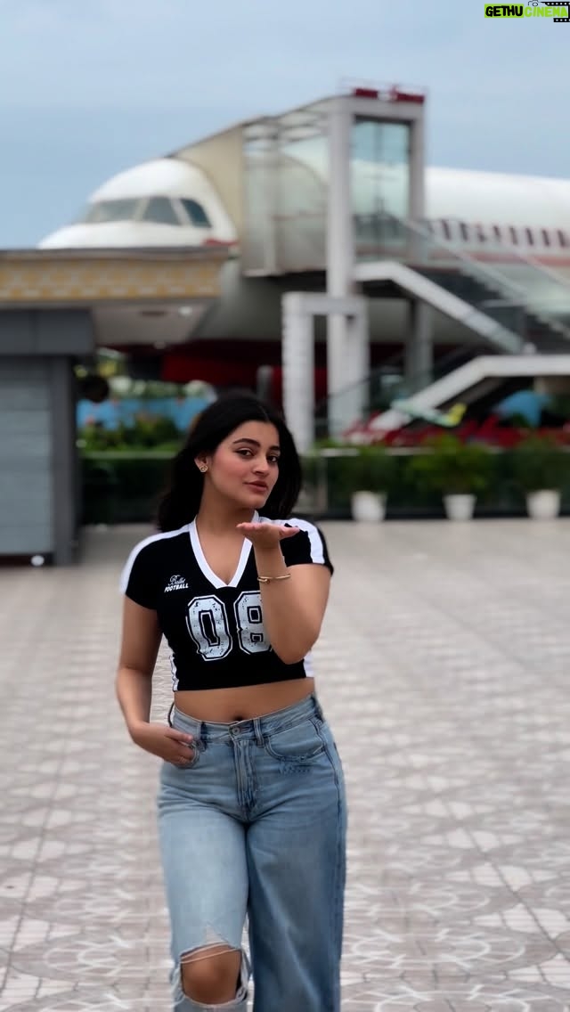 Ruchika Ray - 13.7K Likes - felt cute 🔪