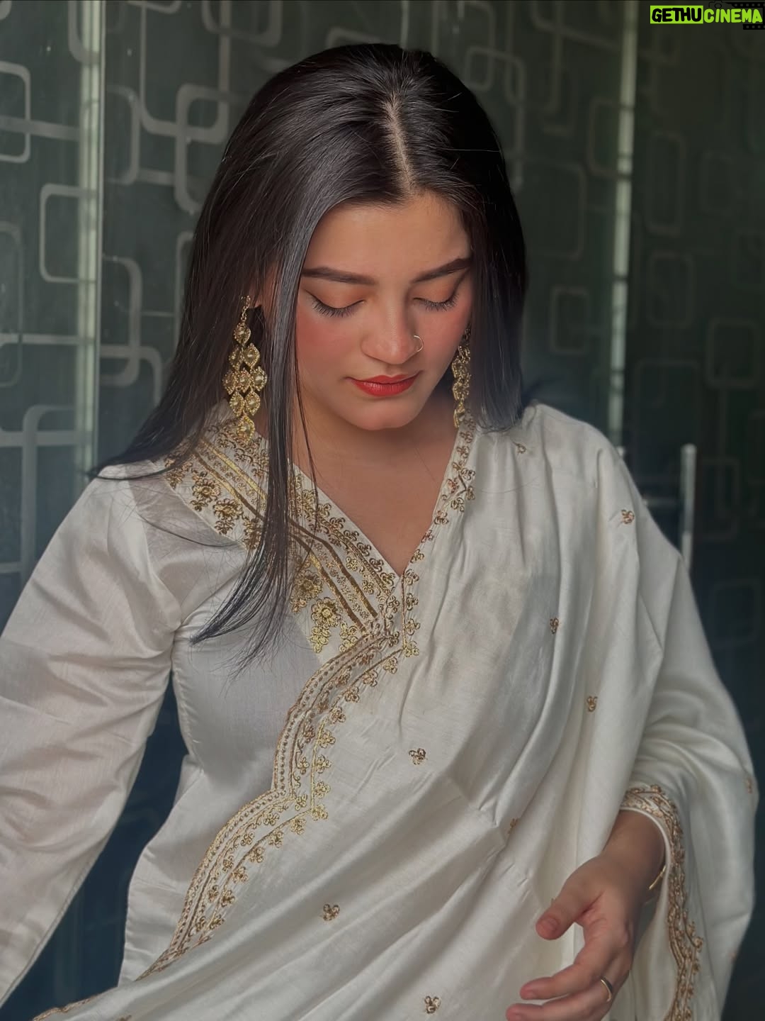 Ruchika Ray - 20.9K Likes - 🕊️🪞✨