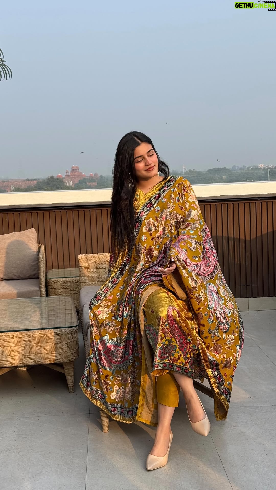 Ruchika Ray - 48.7K Likes - Wearing @theshahicloset 🌙