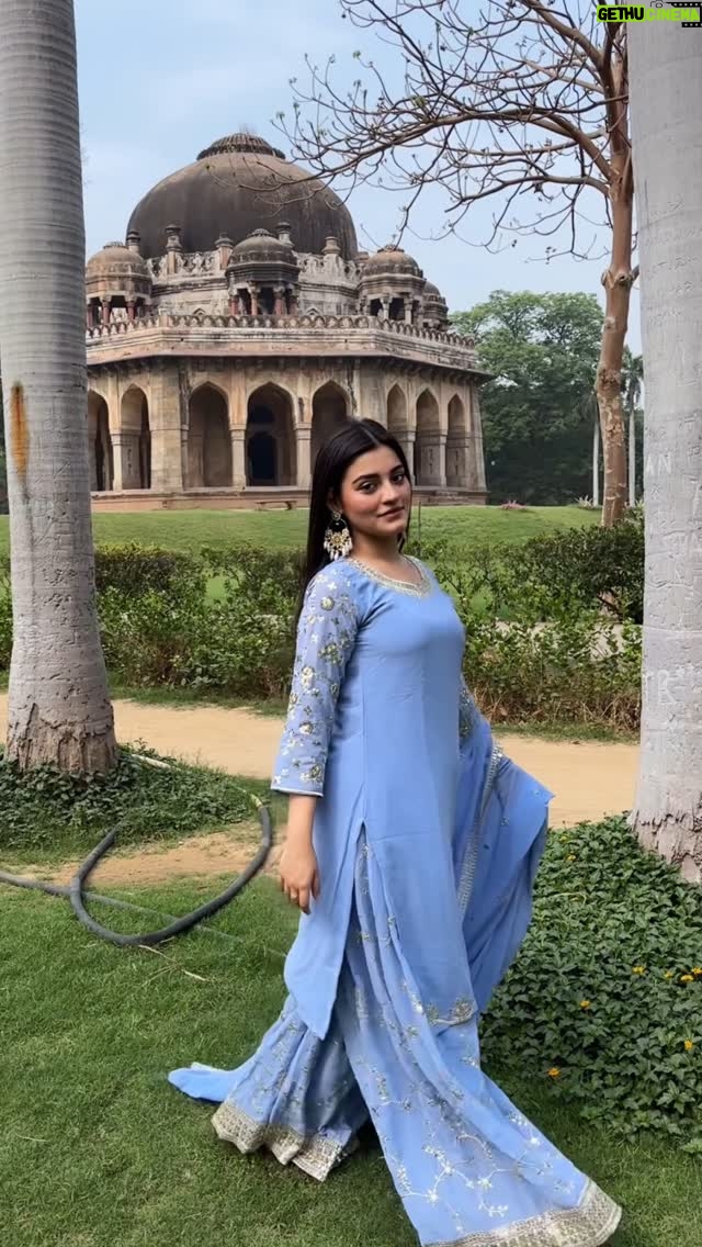 Ruchika Ray - 11.8K Likes - suit di kadhayi 🔪🌹