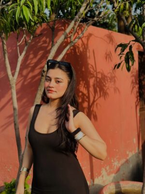 Ruchika Ray Instagram - neele neele ambar 💃🏻💘🎬👓