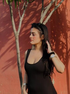 Ruchika Ray Instagram - neele neele ambar 💃🏻💘🎬👓