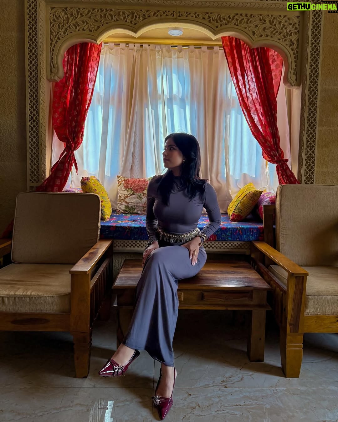 Rugees Vini - 13.7K Likes - “Beyond ideas of wrong and right, there is a field. I’ll meet you there.”
♥️