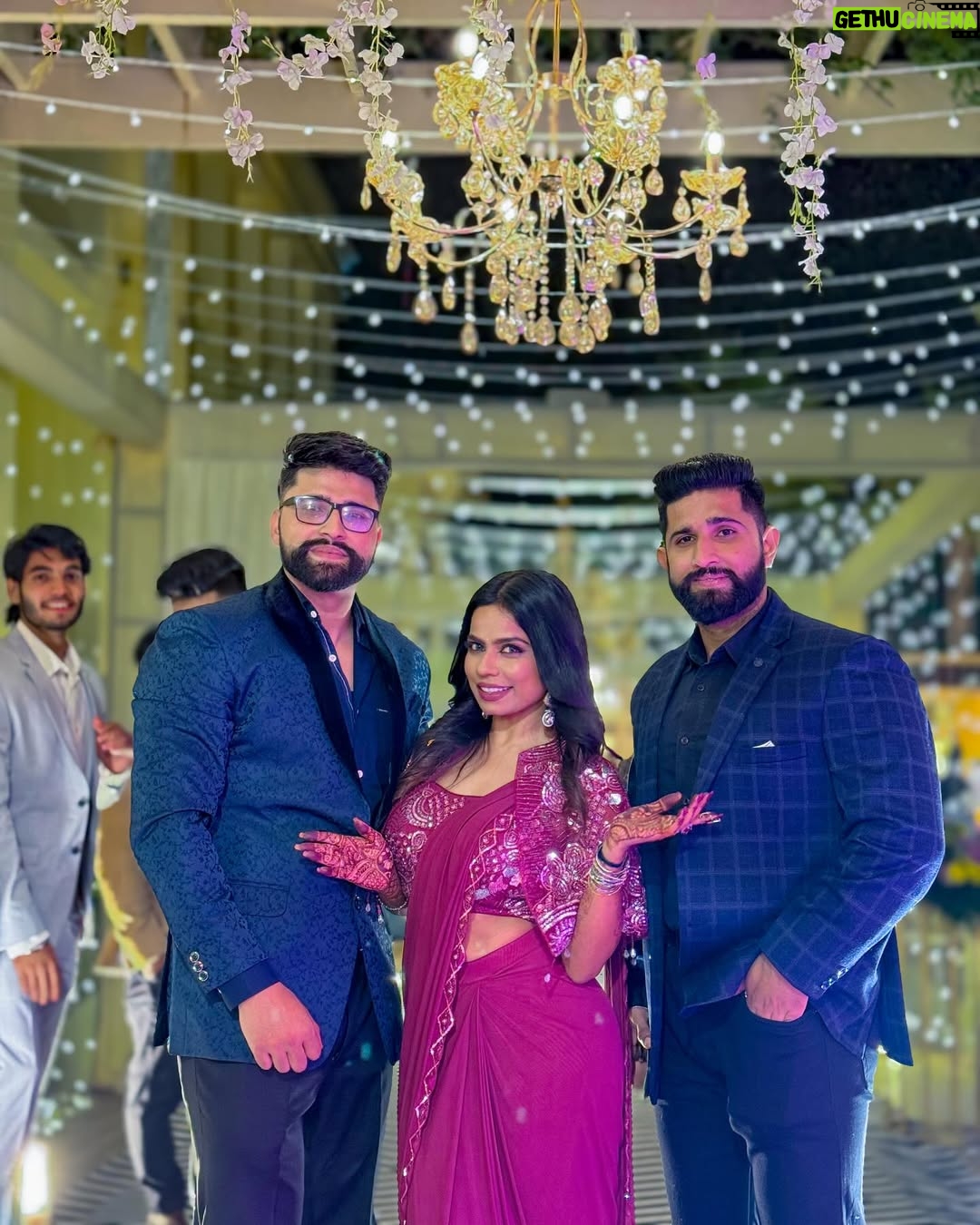 Rugees Vini - 30.6K Likes - Maasi ki shaadi🤩🫠❤️🙏🏻 #rugees