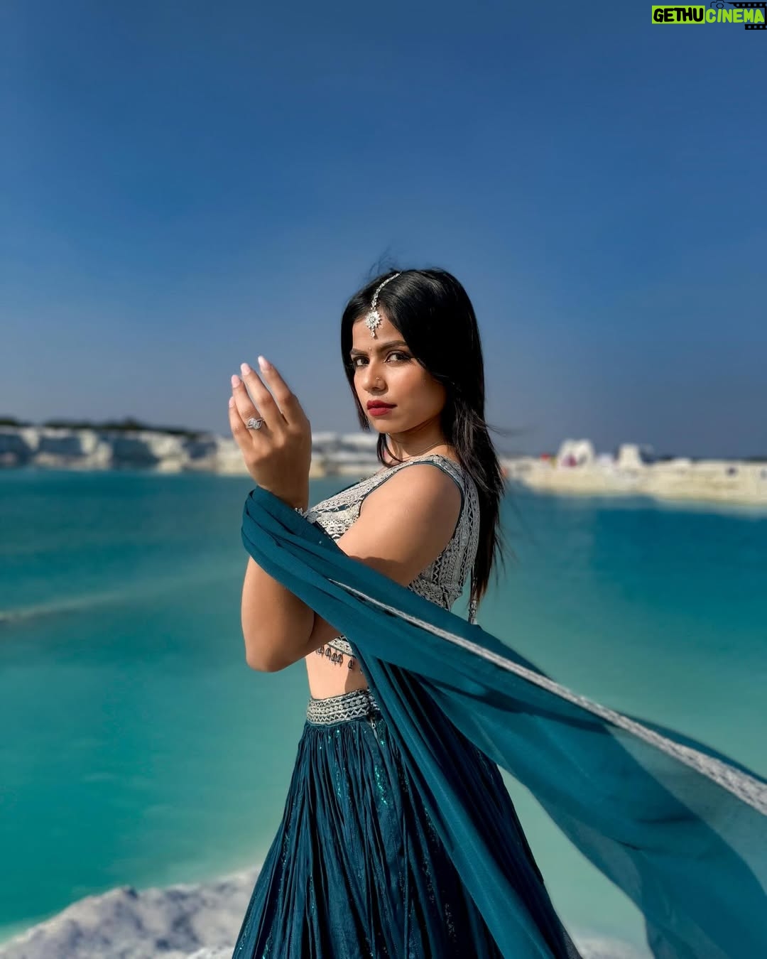 Rugees Vini - 10.9K Likes - Shades of blue💙