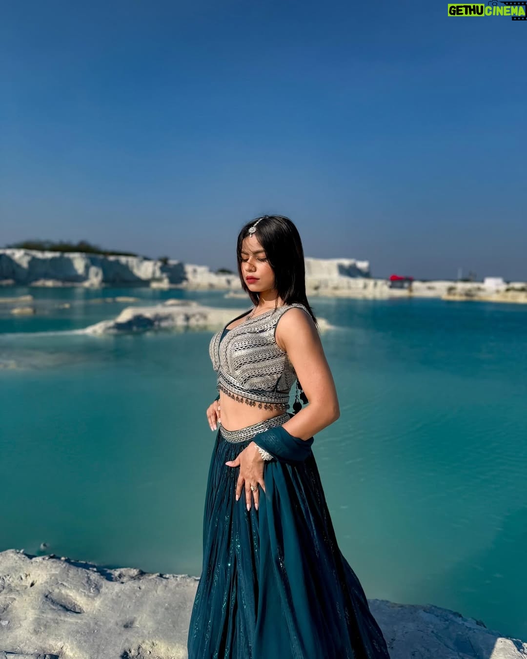 Rugees Vini - 10.9K Likes - Shades of blue💙