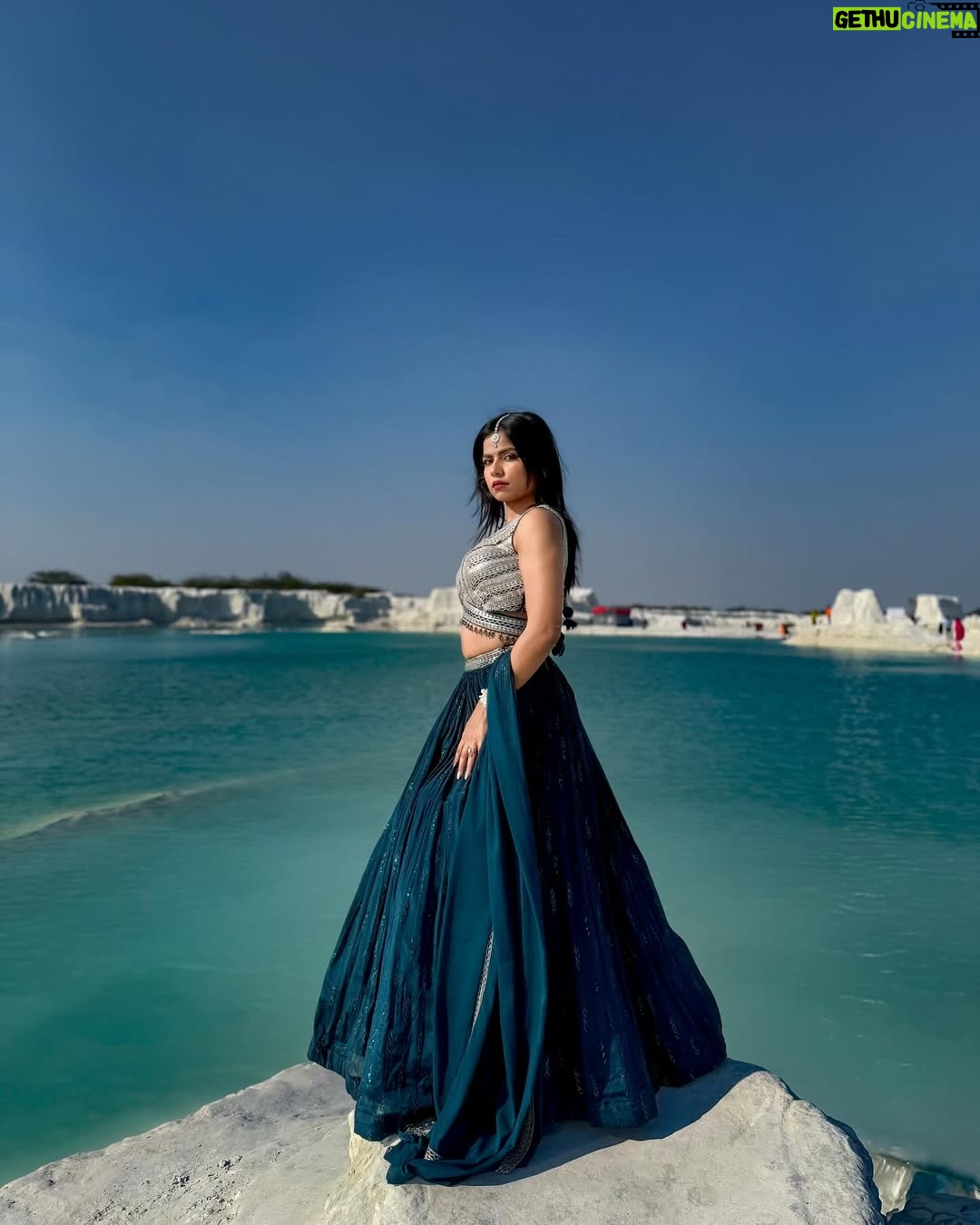 Rugees Vini - 10.9K Likes - Shades of blue💙